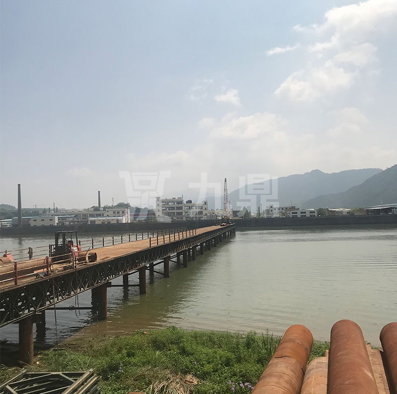 鋼平檯
