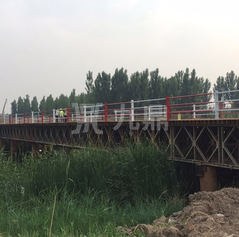 河北冀(ji)通路(lu)橋-北京(jing)新(xin)機場(chang)至(zhi)悳(de)州高速公路(lu)施(shi)工(gong)鋼(gang)便橋