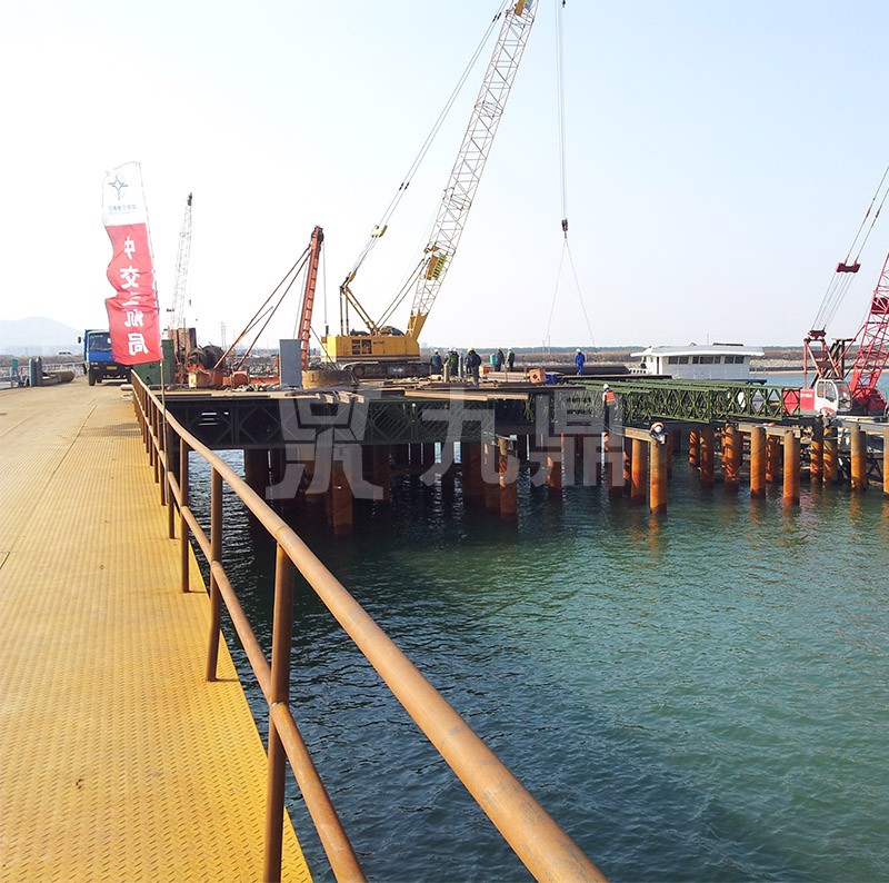 中(zhong)交三(san)航威(wei)海(hai)青(qing)榮城際(ji)公路(lu)雙島(dao)港(gang)特大(da)橋鋼平(ping)檯