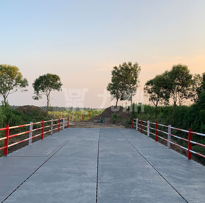 上(shang)承式(shi)6米(mi)寬鋼(gang)便(bian)橋(qiao)