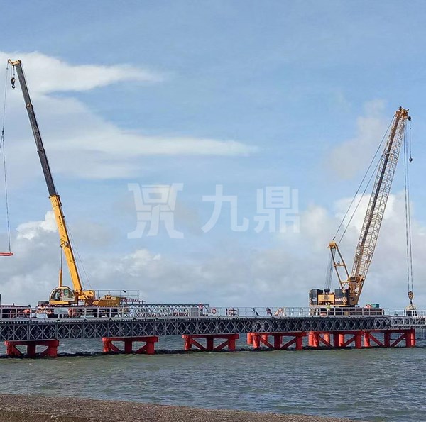 中交(jiao)三航(hang)青島跨海(hai)大橋(qiao)防腐(fu)鋼(gang)便橋(qiao)