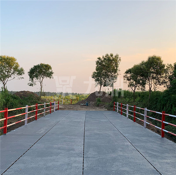 鋼(gang)便橋(qiao)拼裝(zhuang)接闆需添加連接件(jian)
